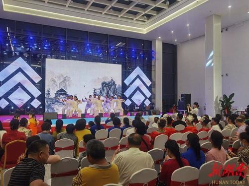 展宜家風(fēng)華，啟東宜新篇 記東宜社區(qū)文藝匯演暨“牽手芙蓉”廣場文化月月演活動(dòng)